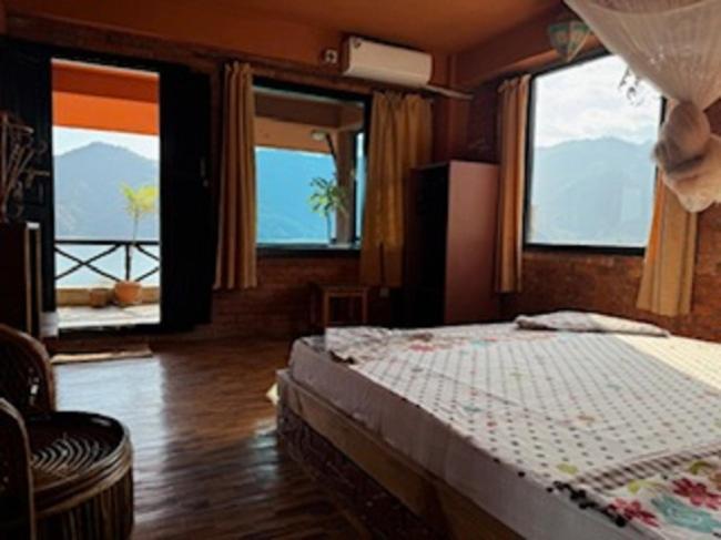 Nar-Bis Hotel Pokhara Exterior photo